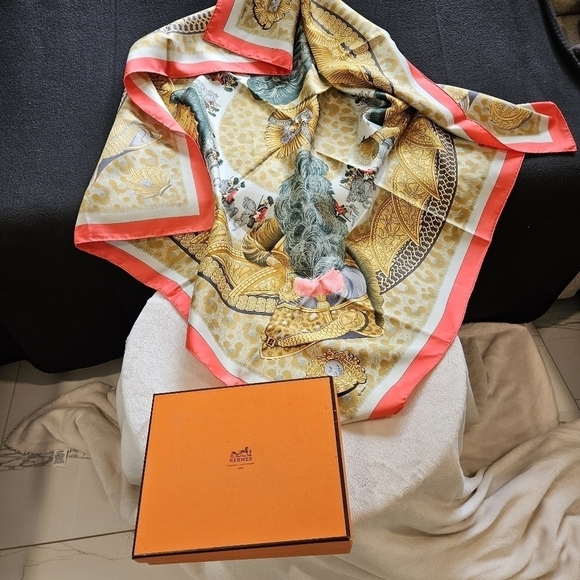 HERMES CASQUES et PLUMETS helmet and feather Carre90 - Picture 7 of 12